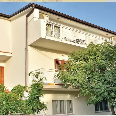 Estera Apartman *