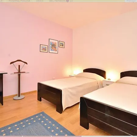 Apartman Estera *