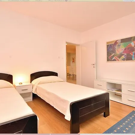 Estera Apartman